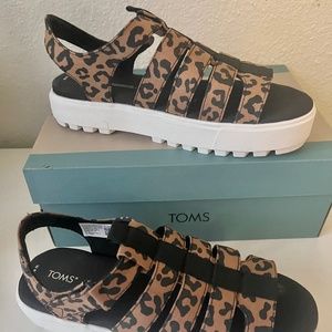 New 🐆 Cute Toms Women’s Cheetah Lug Platform Sandal
